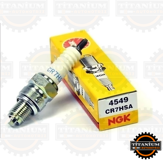 Bujía NGK CR7HSA para Bajaj Pulsar 125/135, Discover 125 y CT125. Repuesto original para encendido eficiente y mayor durabilidad del motor