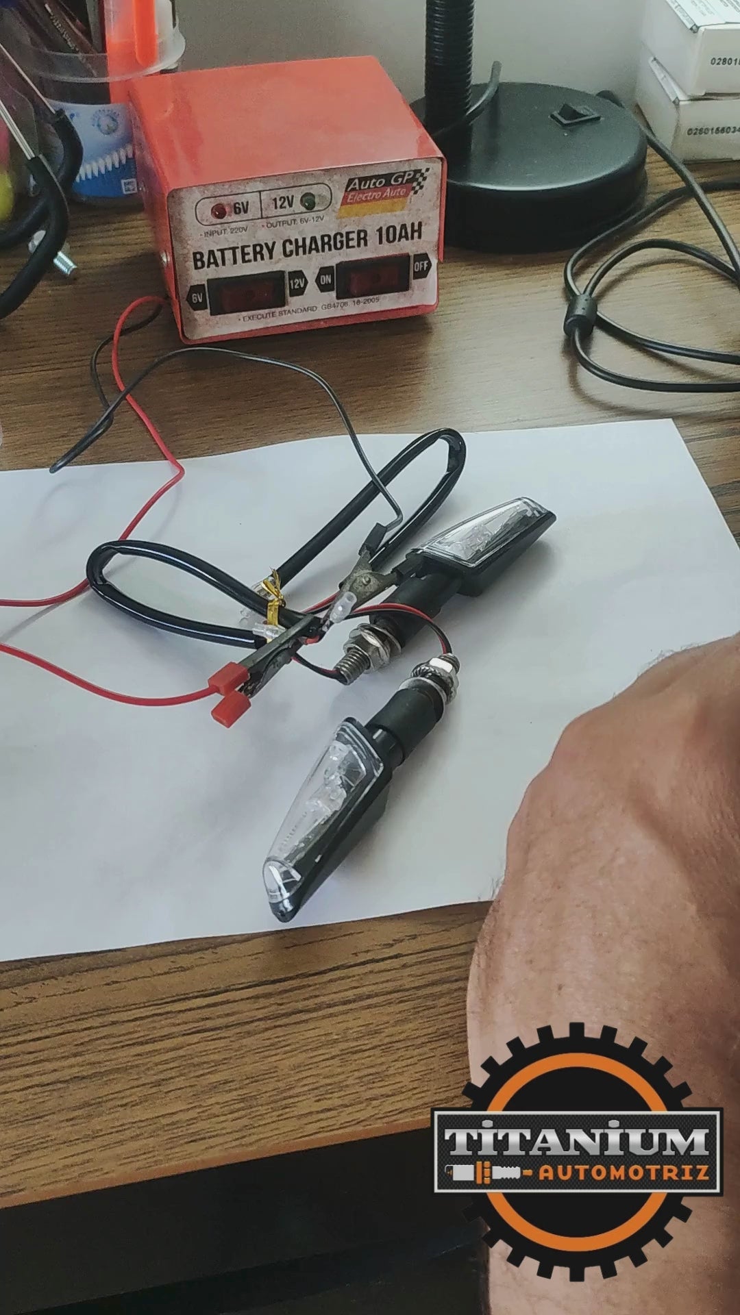 Señaleros LED compactos para motos, color ámbar, de alta potencia, diseño moderno y resistente, ideales para mayor visibilidad y durabilidad